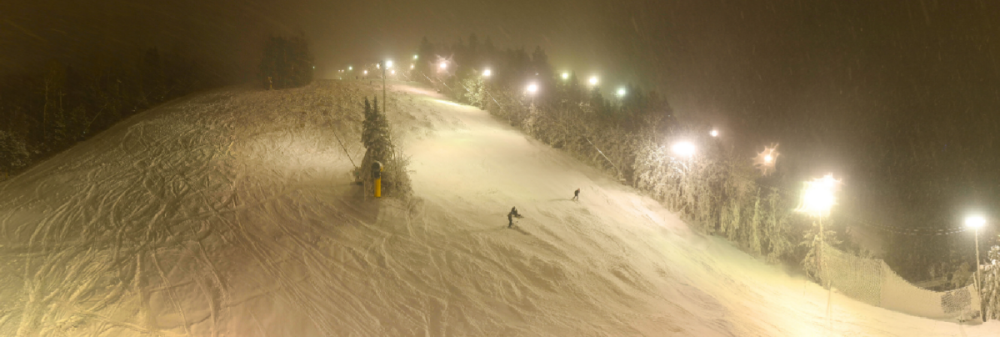 Screenshot 2025-11-09 at 20-11-10 Webcams en direct les Sommets Consultez les webcams du Sommet Saint-Sauveur et du Sommet Edelweiss pour voir les conditions en direct sur les pistes au parc aquatique ou à la montagne. Météo [...].png